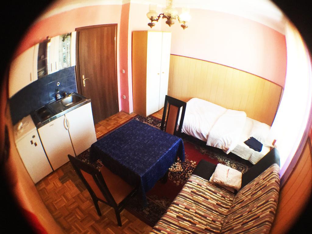 Guest House Pikapolonca มาริบอร์ ภายนอก รูปภาพ