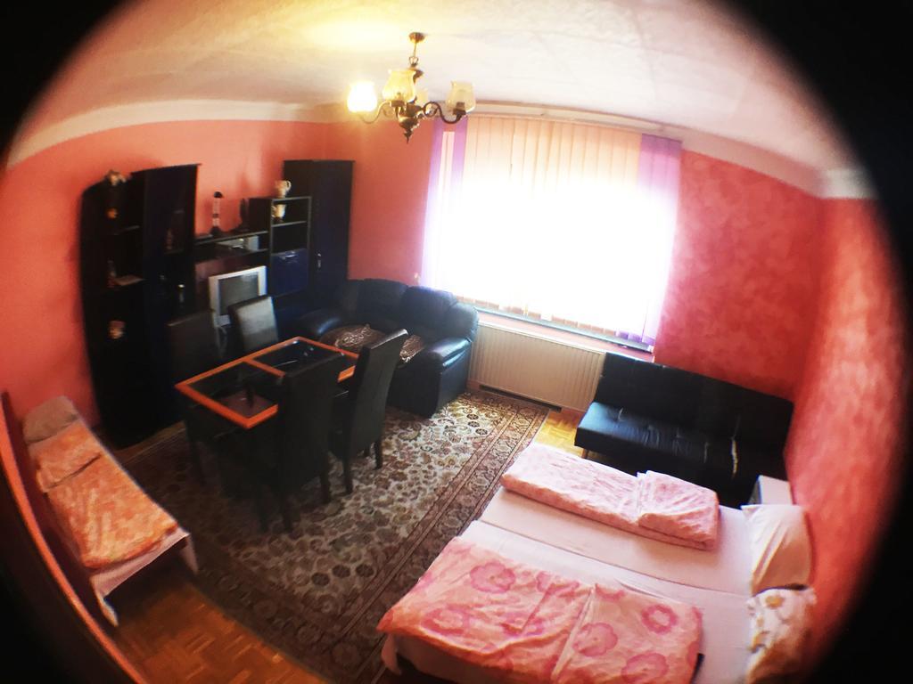 Guest House Pikapolonca มาริบอร์ ภายนอก รูปภาพ