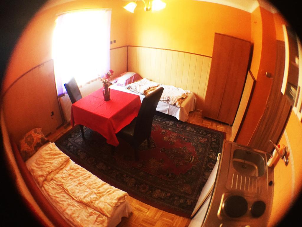 Guest House Pikapolonca มาริบอร์ ภายนอก รูปภาพ