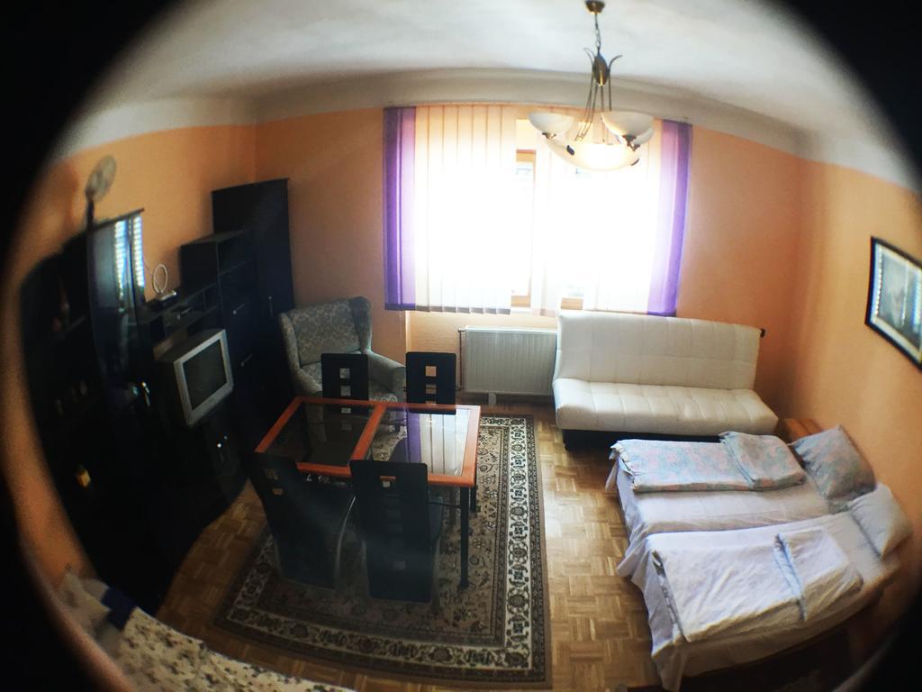 Guest House Pikapolonca มาริบอร์ ภายนอก รูปภาพ